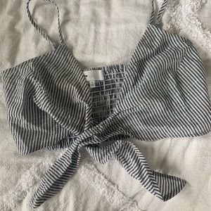 by the way tie front crop top